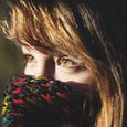 Frau mit Schal / © Unsplash / www.pixabay.com CC0 1.0 Frau mit Schal