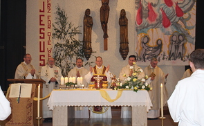 Primiz von Pater Florian Thomas Mayrhofer vom Stift Heiligenkreuz in seiner Heimatpfarre Linz-St. Quirinus