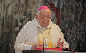 Alt-Bischof Maximilian Aichern OSB bei der Festpredigt