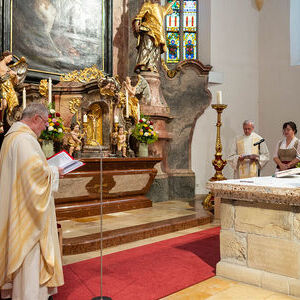 Beim Festgottesdienst bekundeten die Ernannten vor Generalvikar Severin Lederhilger und der versammelten Feiergemeinde ihre Bereitschaft, die Pflichten dieser Ämter auf sich zu nehmen.