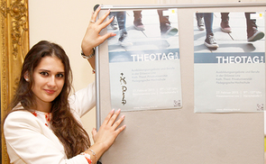 Mit diesem Plakatentwurf für den Theotag 2015 gewann Silvana Alice Porta den Pkalatwettbewerb der Diözese Linz. Mit Signatur des Linzer Bischofs Ludwig Schwarz.