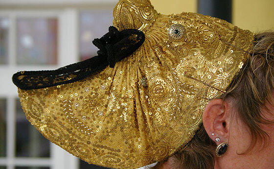 Goldhauben-Frauen