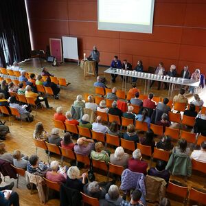 Das Dekanat Linz-Süd startete im Pfarrheim Ebelsberg am 25. Oktober 2024 den Umsetzungsprozess.