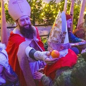 Nikolaus beim Advent am Dom in Linz
