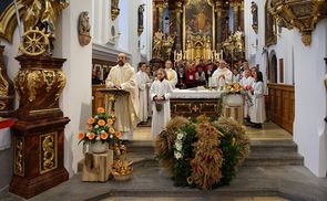      Erntedankfest Peuerbach 2016 in der neu renovierten Kirche                          