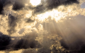 Hinter den Wolken ist es hell