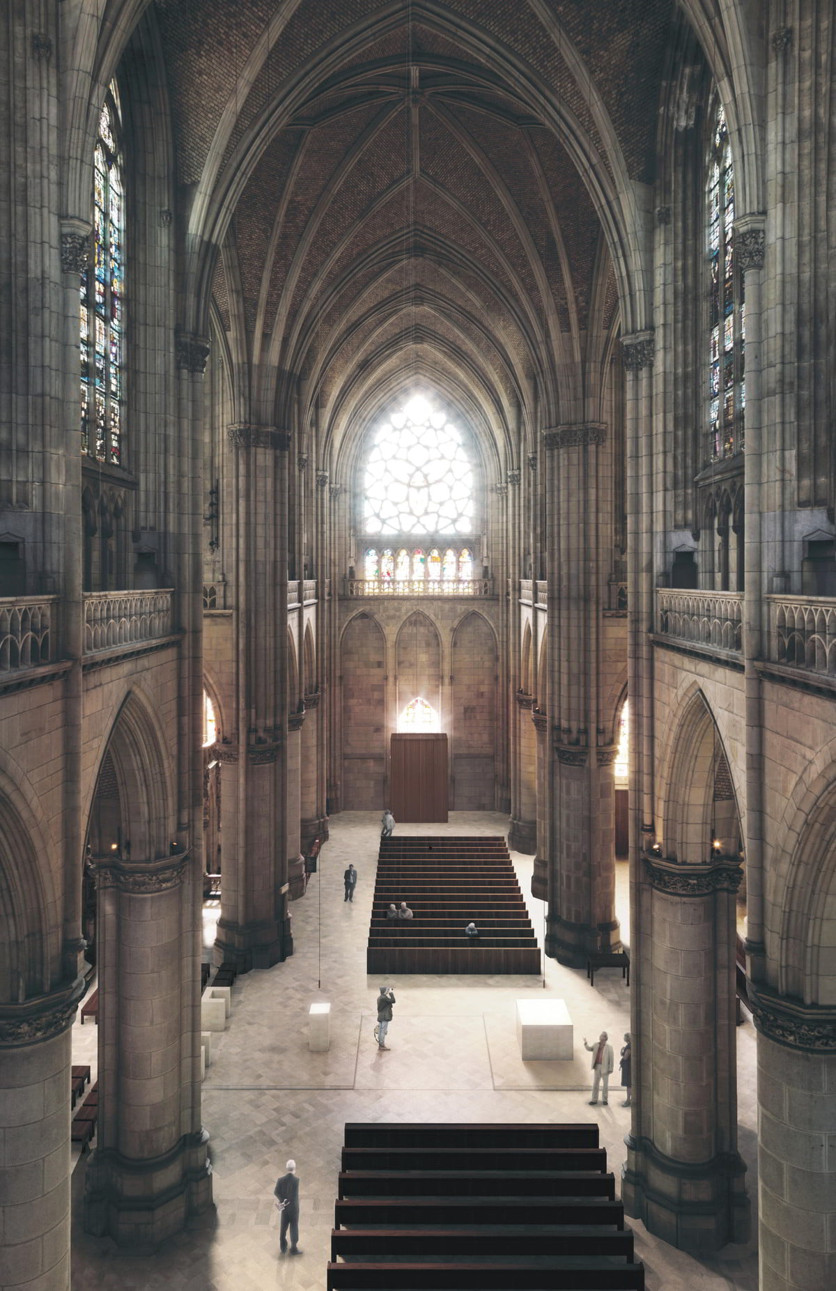 Perspektive aus Querschiff: Touristen im Mariendom