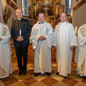 V. l.: Prior P. Maximilian Bergmayr, Verwaltungsvorstand Franz Schachner, Pfarrer P. Klaus Zarzer-Besenböck, Pastoralvorstand Fabian Drack und Generalvikar Severin Lederhilger.
