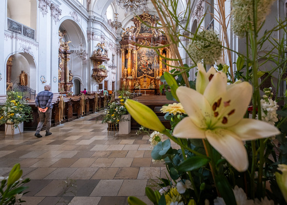 Ausstellung 'Sakrale Blumendekoration' in der Ursulinenkirche