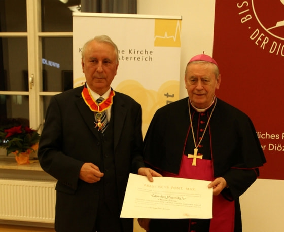 Päpstliche Auszeichnung an Landesamtsdirektor a. D. Hofrat Dr. Eduard Pesendorfer