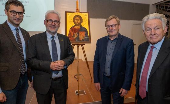 V. l.: Florian Wegscheider (Pro Oriente), Rektor Adi Trawöger, Prof. Christoph Niemand (KU Linz) und LH a. D. Josef Pühringer (Pro Oriente)