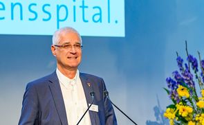 Ingo Morell aus Olpe (Deutschland) referierte beim 20. Kongress der OÖ. Ordensspitäler 2022 in Linz.