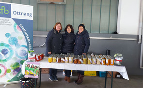 „Suppe im Glas“ von der KFB Ottnang und Thomasroith beim Frischemarkt