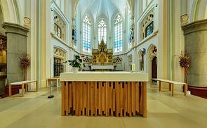 Innenansicht der Stadtpfarrkirche Traun