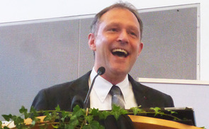 Hauptreferent Dr. Hans-Georg Gradl