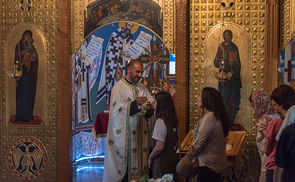 Lange Nacht Lange Nacht der Kirchen 2017 in Enns bei der Serbisch-Orthodoxe Kirche mit ein Vesper wo der Kronleuchter nur selten eingeschaltet ist.Kirchen in Enns bei der Serbisch-Orthodoxe Kirche mit ein Vesper wo der Kronleuchter nur selten eingesc