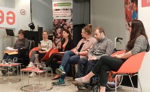 V. l.: Magdalena Scharl (BIZEPS), Sofia Martinsson (Jugend Eine Welt/WeltWegWeiser), Rebecca Daniel (bezev), Elisabeth Stöhr (Behinderung und Entwicklungszusammenarbeit e.v.), Erwin Buchberger (Grenzenlos/ICYE Austria), Barbara Eglitis (Grenzenlos)