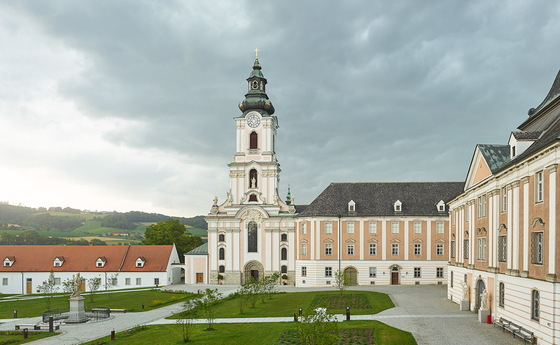 Ausgangspunkt des neuen Pilgerweges ist das Stift Wilhering