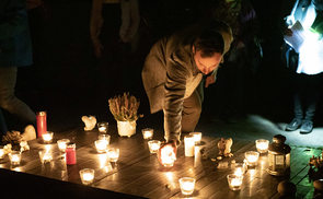 Obdachlosigkeit und Tod:  Ritual an der Begräbnisstelle für „Fürsorgebegräbnisse“