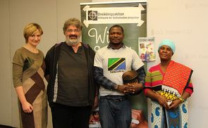 V. l.: Mag.a Mayella Gabmann (Katholische Jungschar der Diözese Linz), Luggi Frauenberger (Bildungsreferent der Dreikönigsaktion), Projektpartner Adam Siwingwa und Projektpartnerin Imelda Kapufi.