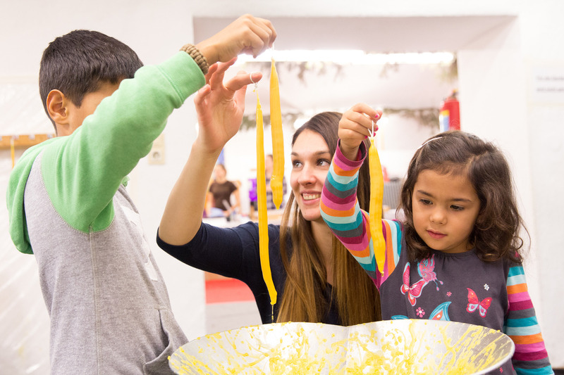 Linz Tourismus_Tom Mesic, tom Kerzen ziehen am Linzer HauptplatzKerzen ziehen am Linzer Hauptplatz