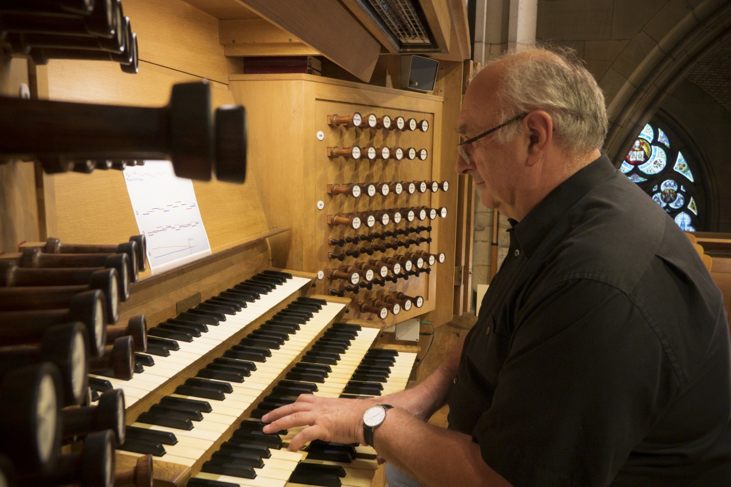 Domorganist Wolfgang Kreuzhuber an der Rudigierorgel