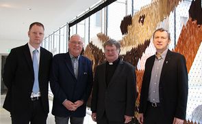 V. l.: Georg Pulling (Vorstand CSI), Staatssekretär a. D. Mag. Helmut Kukacka (Präsident AKV), Diözesanbischof Dr. Manfred Scheuer (Präsident Kardinal-König-Stiftung), Generaldechant Dr. Slawomir Dadas (Obmann Initiative Christlicher Orient)