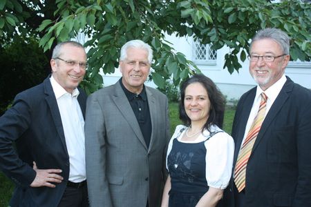 V. l.: Pfarrassistent Mag. Stefan Grandy, Referent Franz Küberl, Pastoralassistentin Mag. Heidi Staltner-Kix, Pfarrmoderator Dr. Alfred Habichler. / Foto: Ewald Staltner