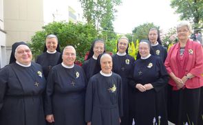 Die Professjubilarinnen der Kreuzschwestern mit  Provinzoberin Sr. Gabriele Schachinger.