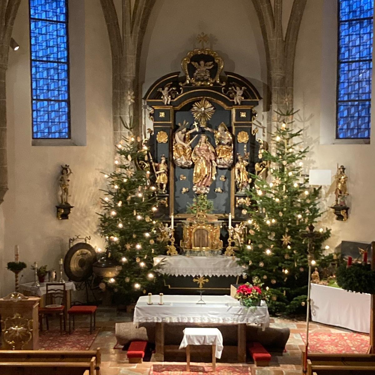 Fertig geschmückte Pfarrkirche